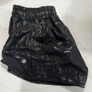 lululemon Hotty Hot Short, 2.5” *logo